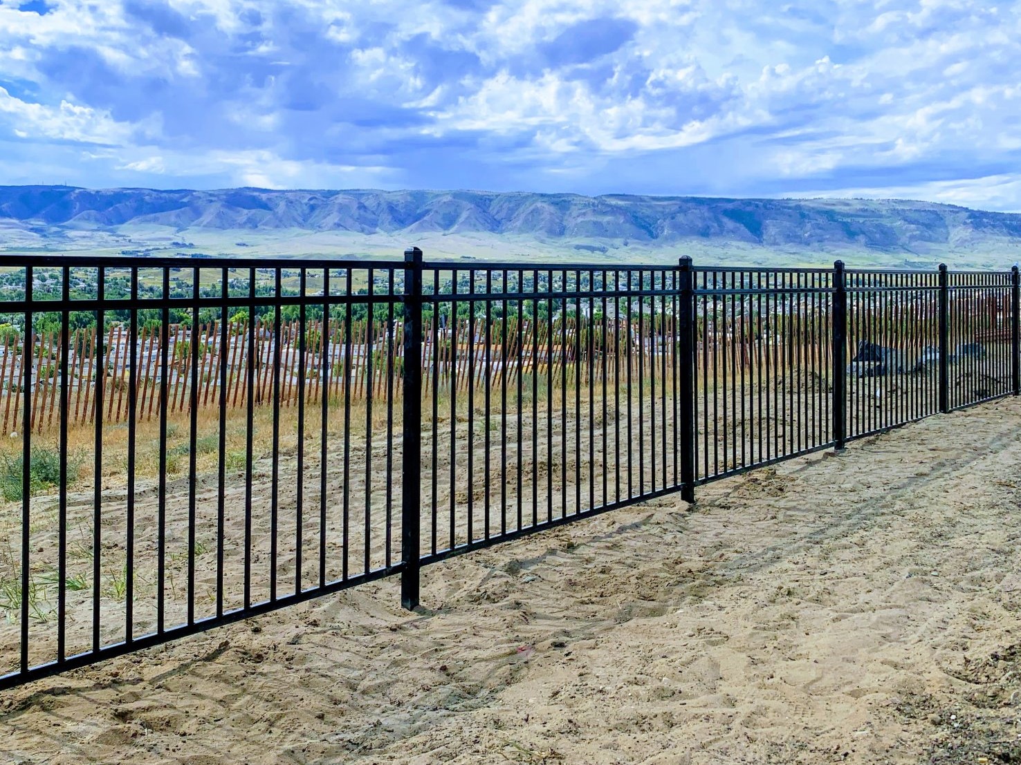 Photo of a aluminum fence in Montana