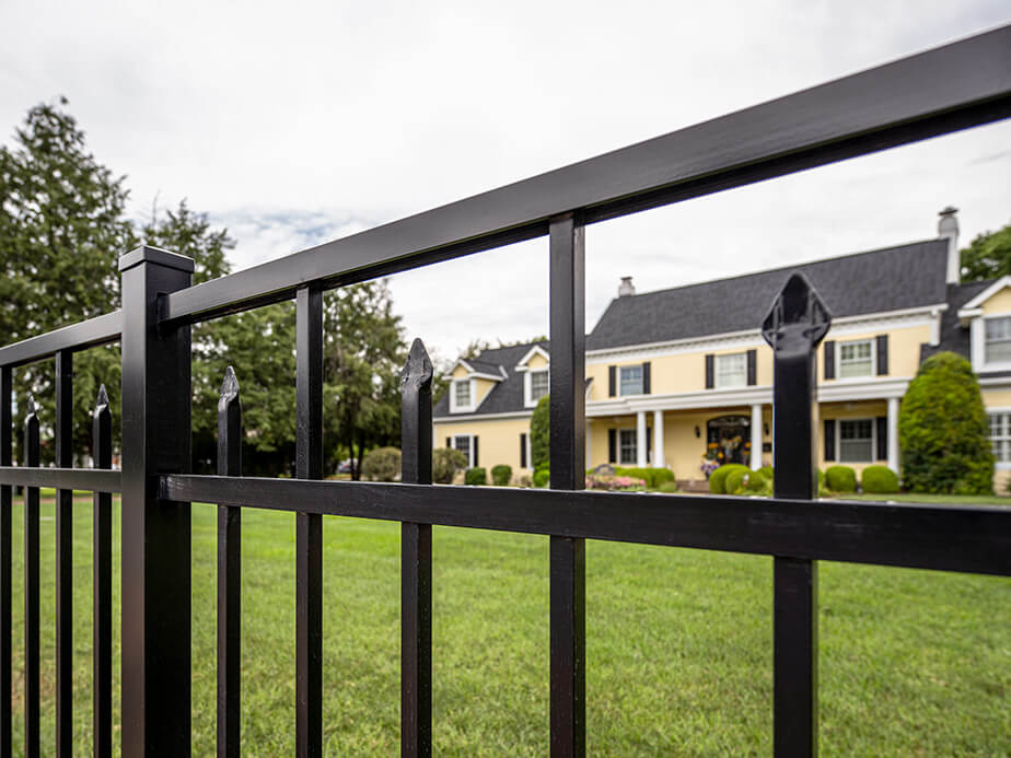 Aluminum fencing benefits in Wyoming