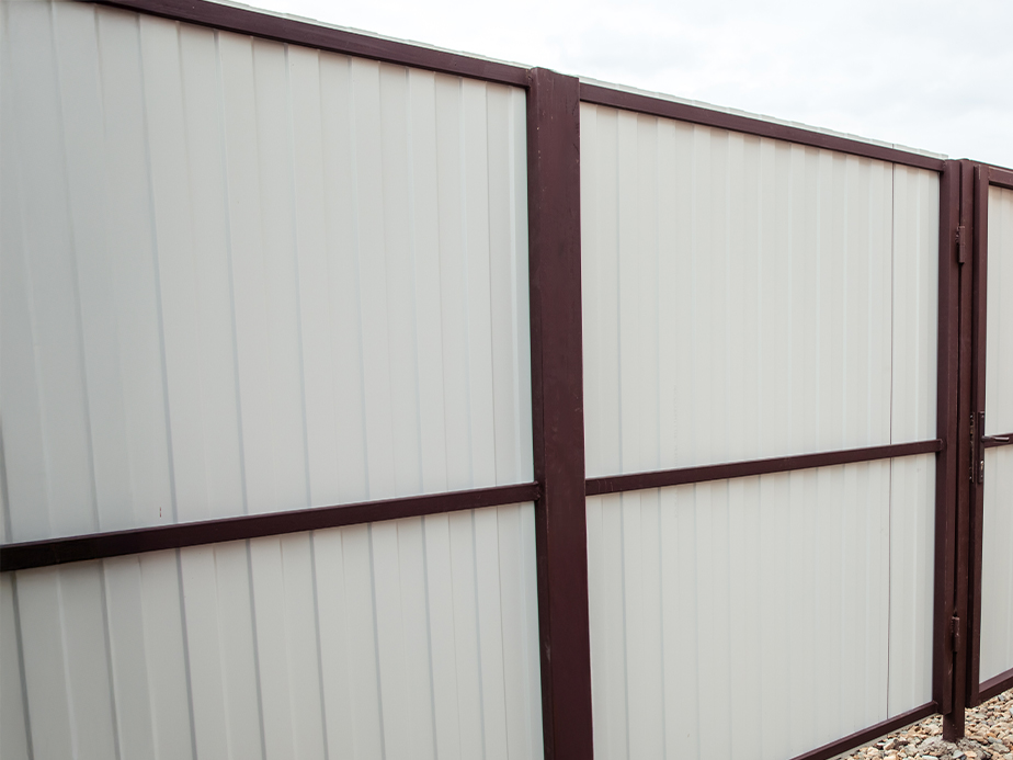 Corrugated Steel fence contractor in Wyoming