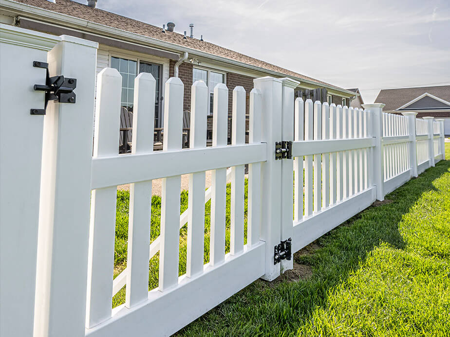 Gates fence contractor in Wyoming