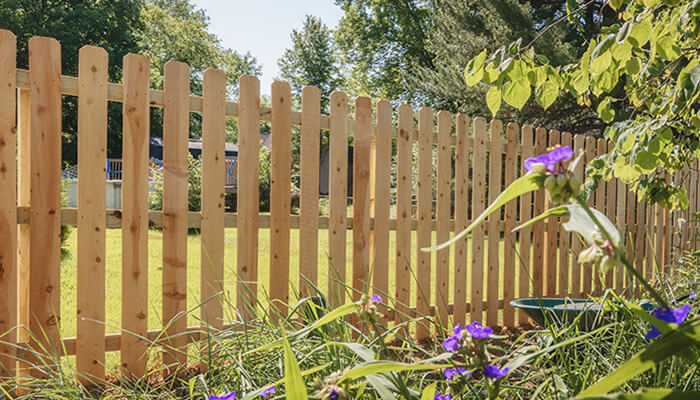 Wood fence installation company Wyoming