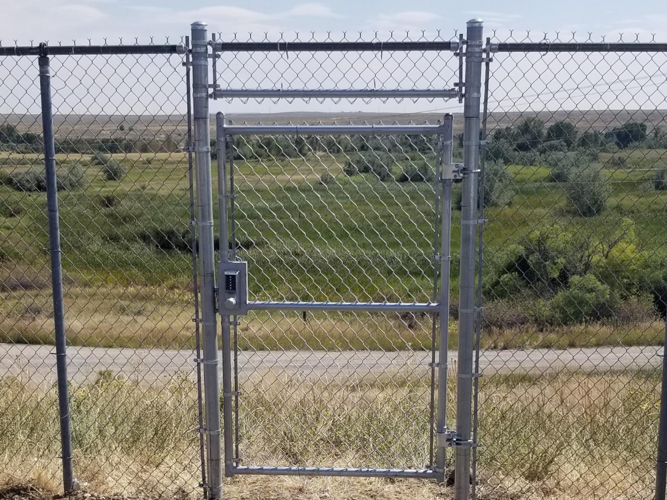 Pine Bluffs Wyoming commercial fencing company